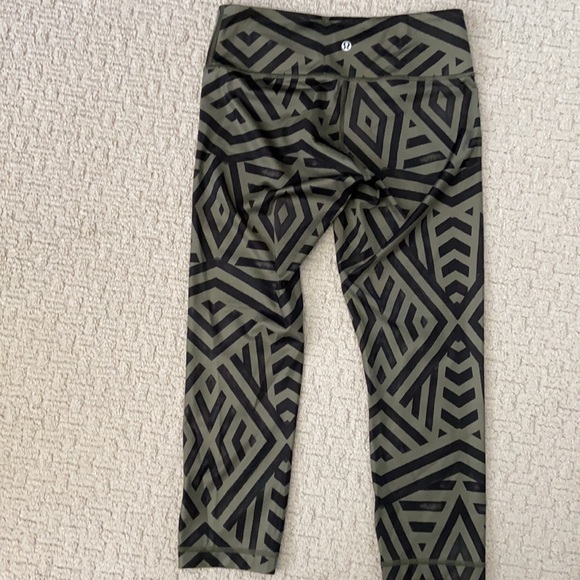 Lululemon Wunder Under Crop II leggings Pants. Size 6 - Picture 7 of 11